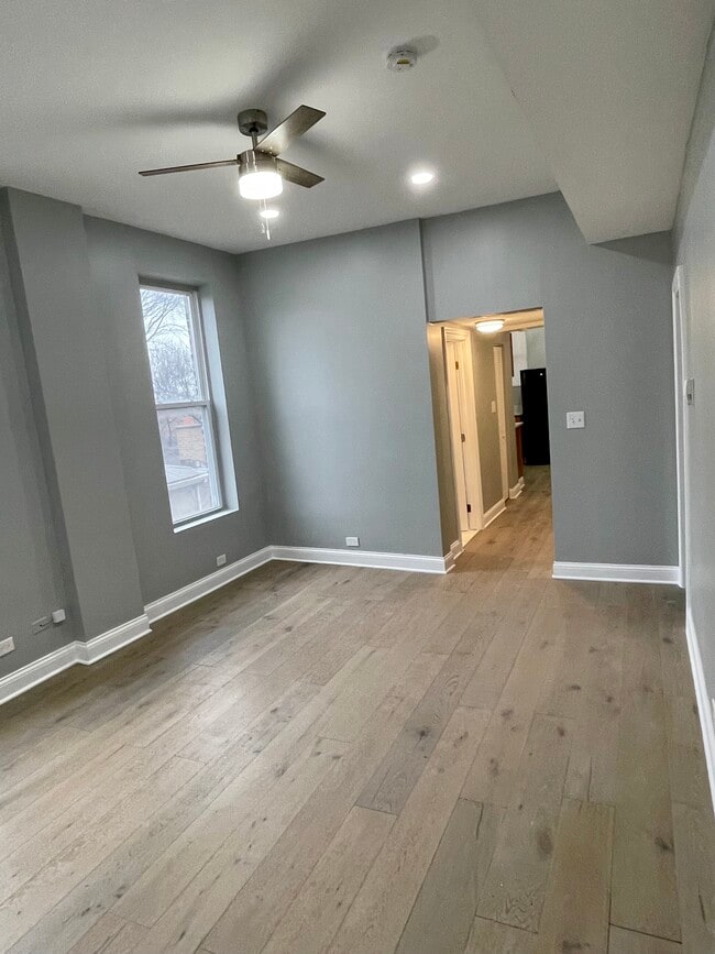 Living Room - 6020 S Wabash Ave