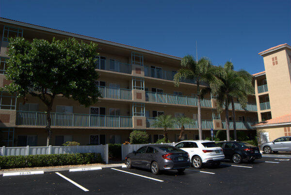 Building Photo - 12511 Imperial Isle Dr