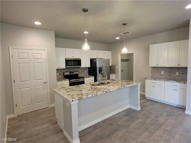 Foto del edificio - 3 br, 2 bath Duplex - 615 County Road 306 A A