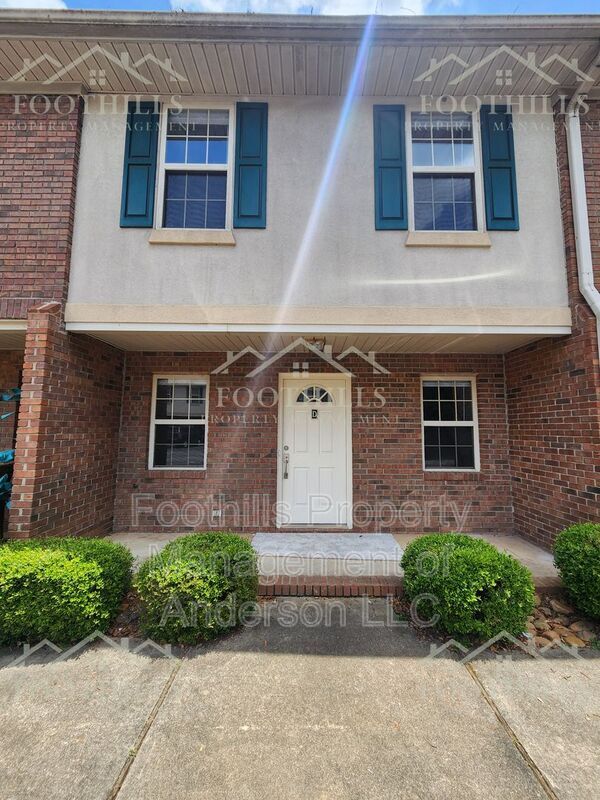 Foto principal - 413 Nelson Dr