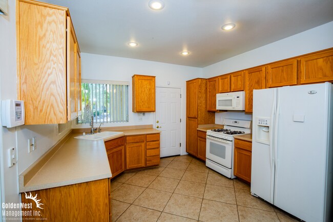Foto del edificio - Charming 2Bdm 2Ba Home Located in the Desi...
