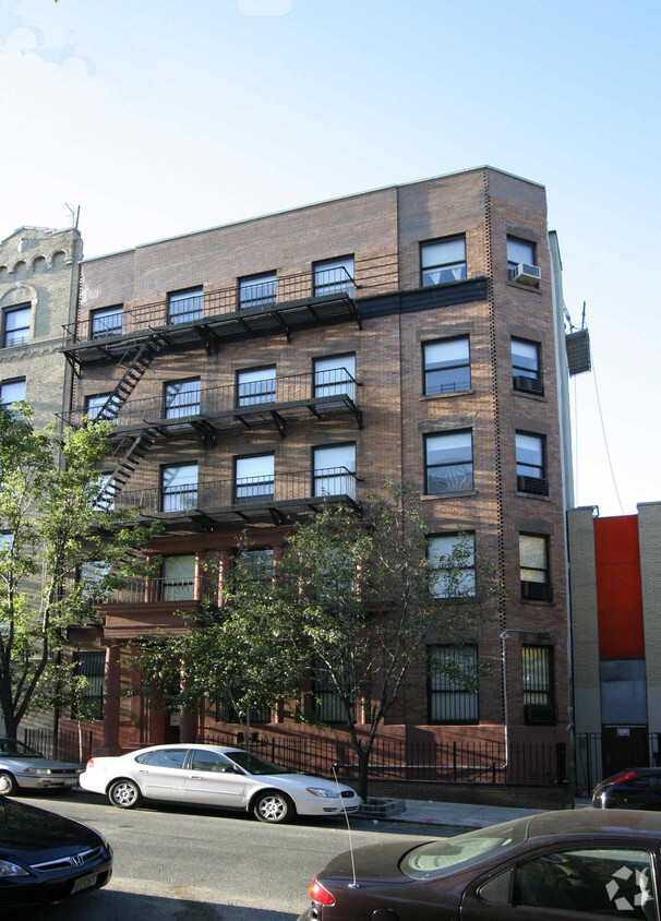Building Photo - Fania Gersham Apts