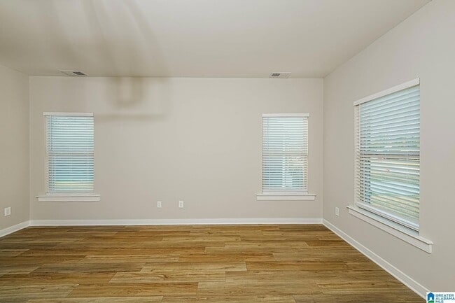 Building Photo - 449 Troubadour Ln