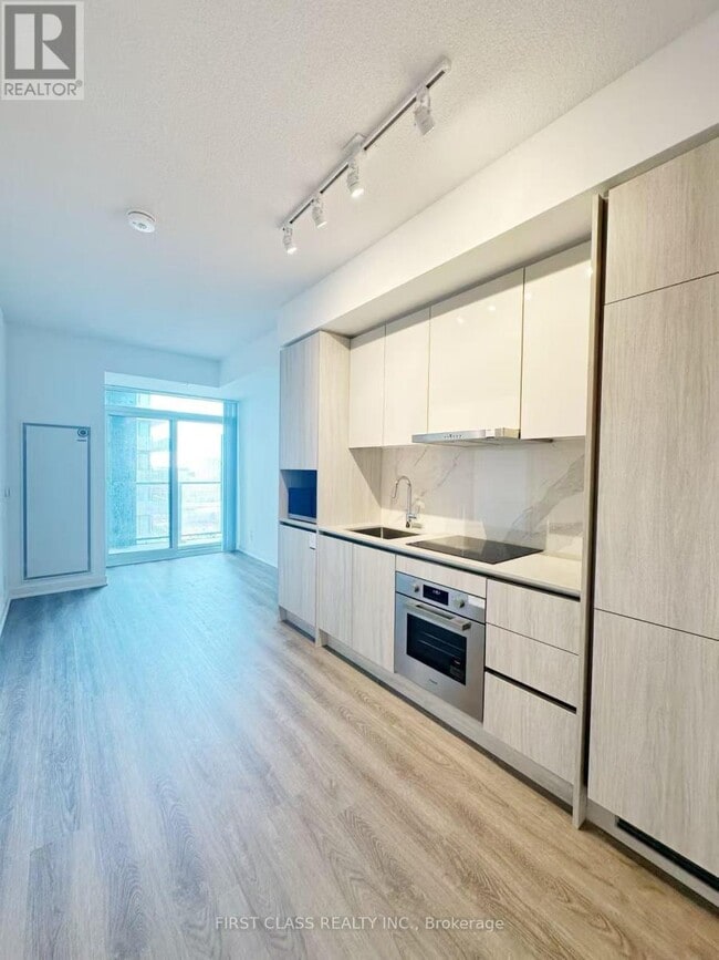 Photo du bâtiment - 180 Front St E