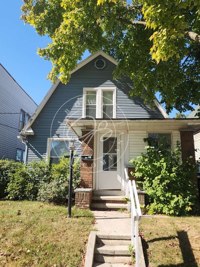 Foto del edificio - "Charming 2 possible 3-Bedroom Home on Uta...