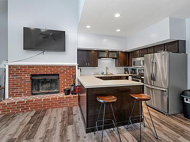 Foto del edificio - #=iCharming 2-Bedroom Condo in Tenney Vill...
