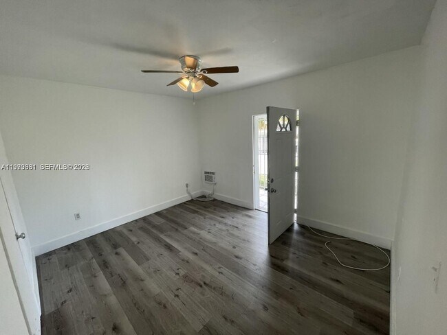 Foto del edificio - 1780 NE 146th St