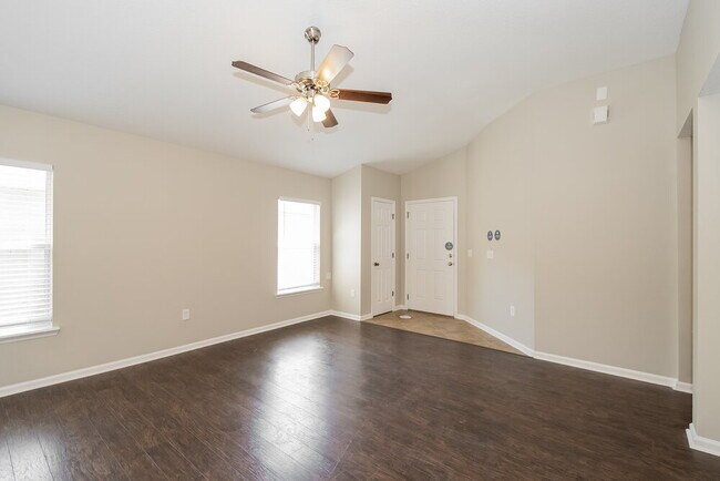 Foto del edificio - 3978 Cedar Bluff Ln