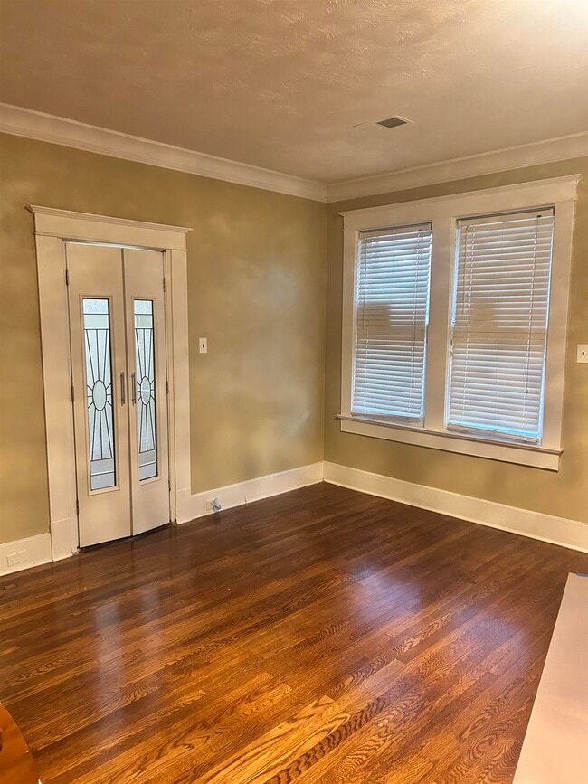 Foto del edificio - 1804 Foster Ave