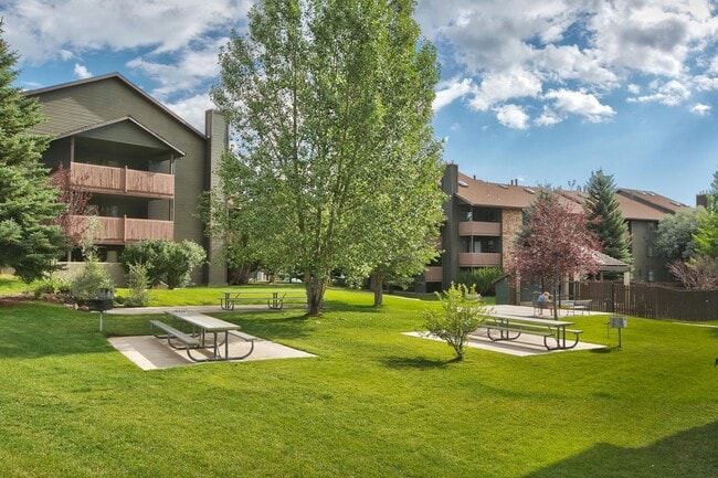 2 Bed | 2 Bath Condo in Powderwood - 2 Bed | 2 Bath Condo in Powderwood