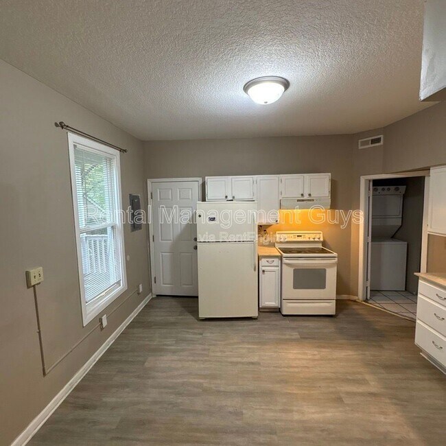 Foto del edificio - 2935 N Aldrich Ave