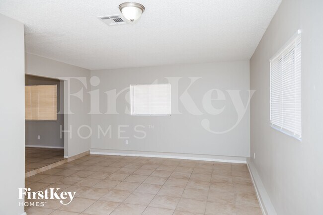 Foto del edificio - 5265 Saratoga Dr