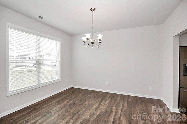 Foto del edificio - 4543 Dover Ct