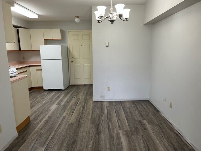 Building Photo - 0 Bed 0 Bath Unit in Olds, AB