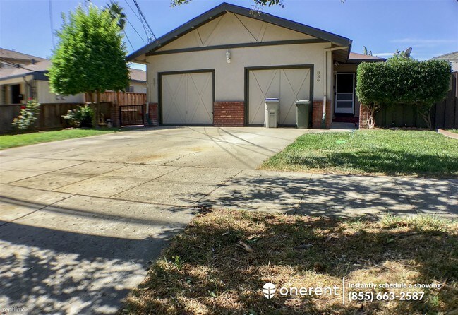 Foto del edificio - 2 br, 1.5 bath Duplex - 839 N 15th Street -
