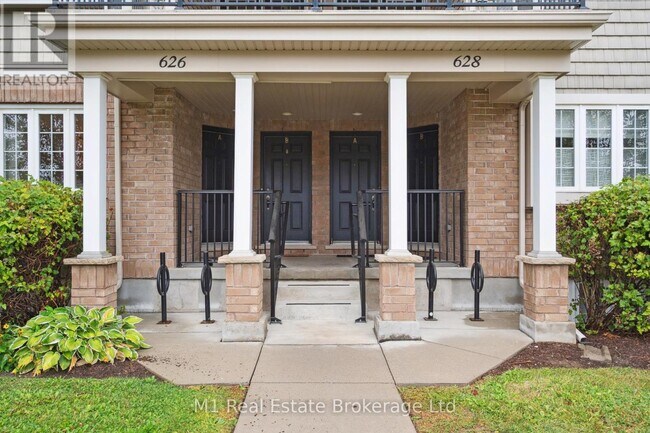 Building Photo - 626 Woodlawn Rd E