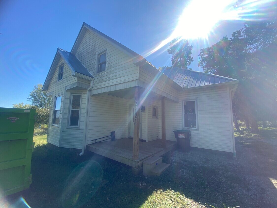 Primary Photo - 1076 NE 75