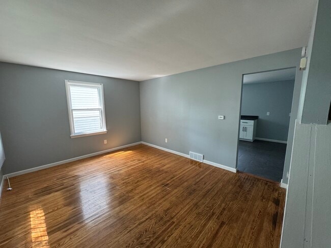 Building Photo - 695 Ramona St