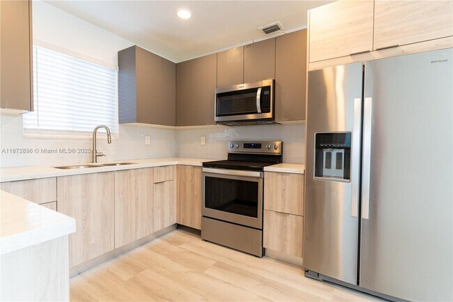 Foto del edificio - 431 NW 47th St