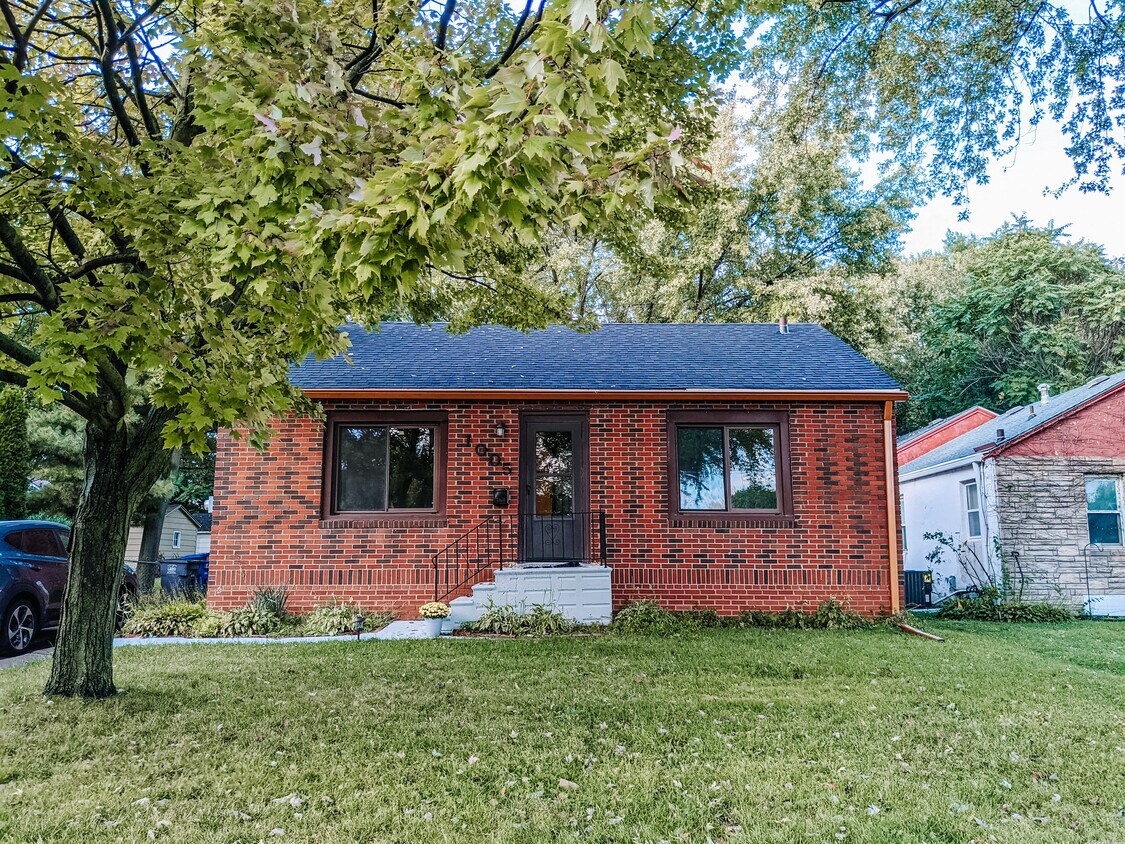 Primary Photo - 1005 Rose Ave