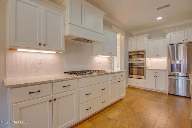 Building Photo - 4619 Pierce Dr