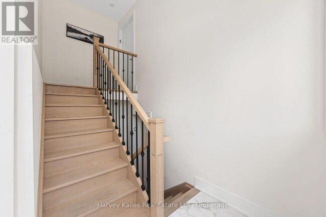 Photo du bâtiment - 297 Seventh St