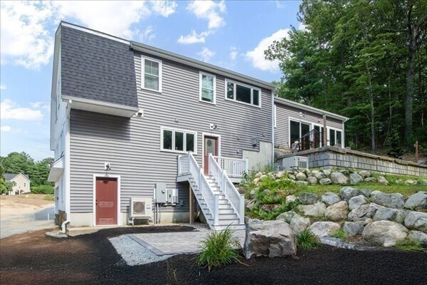 Foto del edificio - 14 Norway Farms Dr