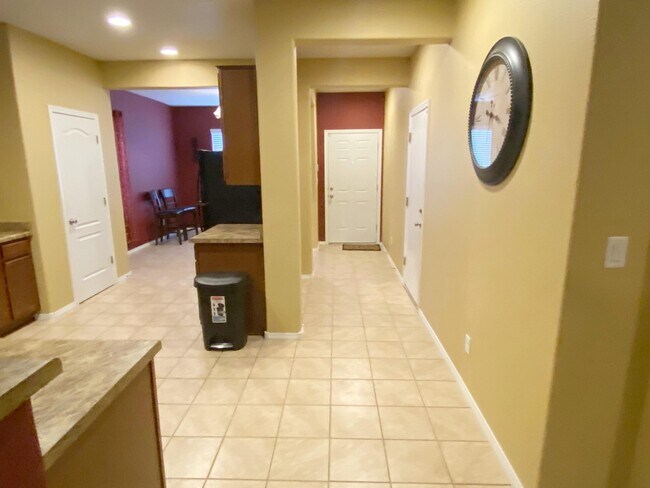 Building Photo - 3001 Bosque De Oro Dr SW
