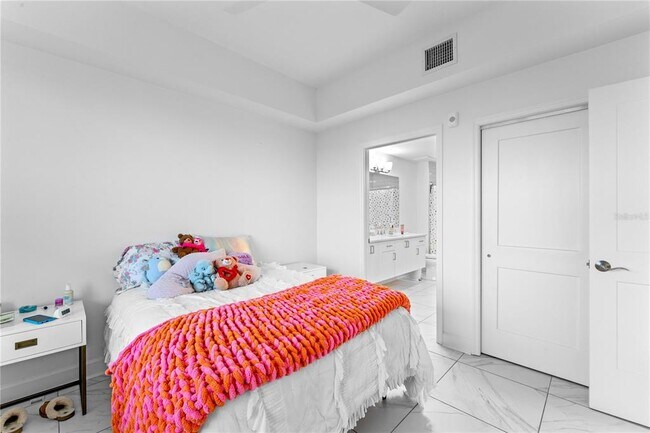 Foto del edificio - 125 Island Way