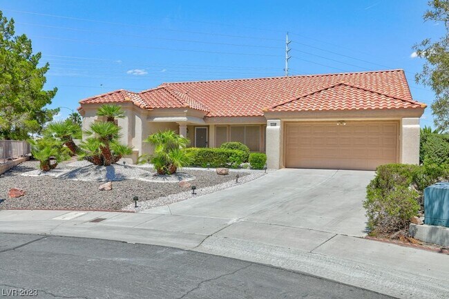 Foto del edificio - 3108 Lotus Hill Dr