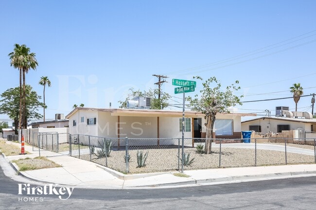 Building Photo - 2317 Hassett Ave