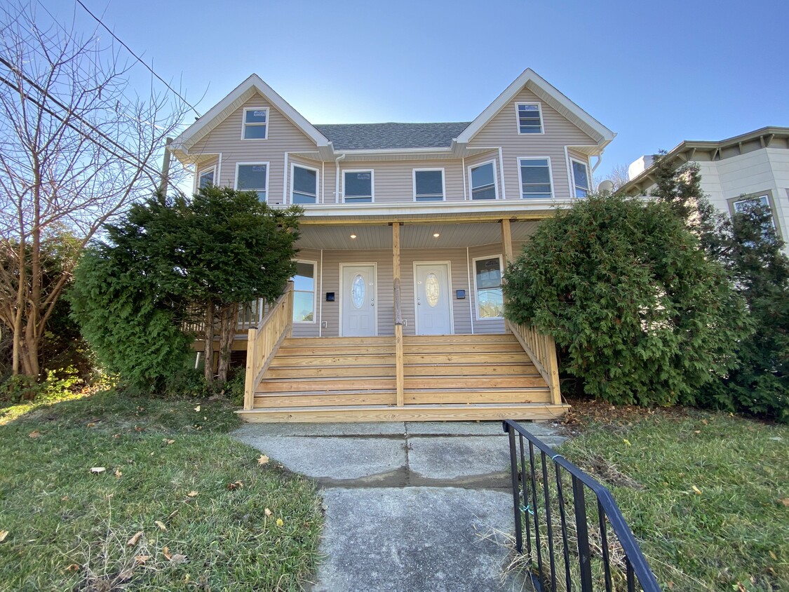 Primary Photo - 741 Frost Ave