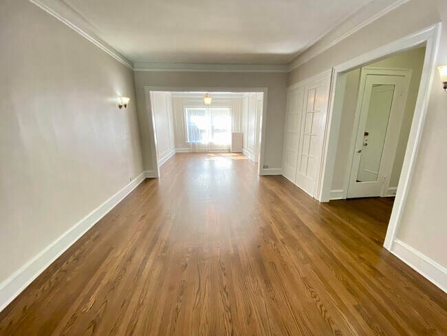 Living room to - 834 Hinman Ave