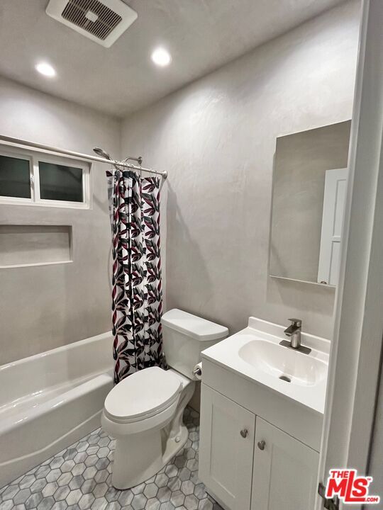 Building Photo - 2607 25th St