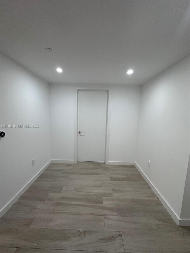 Building Photo - 1300 S Miami Ave