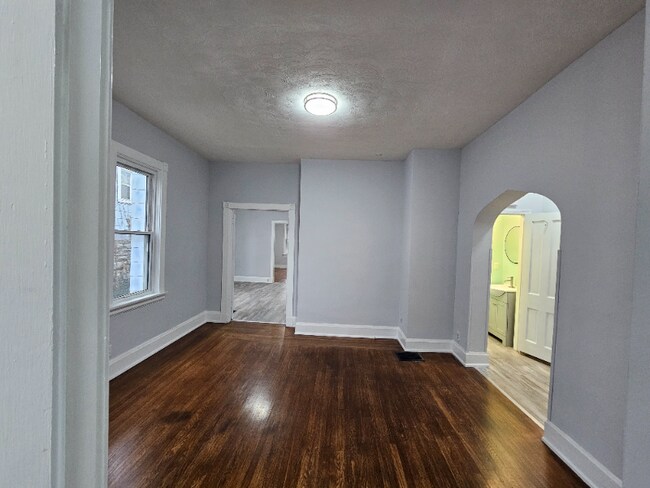 Foto del edificio - 3457 Hallwood Pl