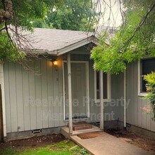 Building Photo - 1636 Leonard Rd