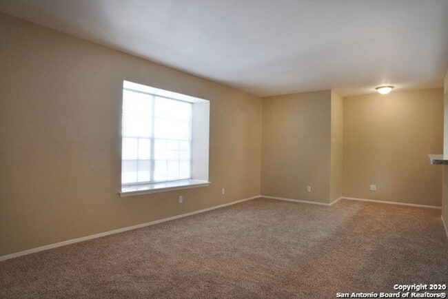 Building Photo - Beautiful Condo!