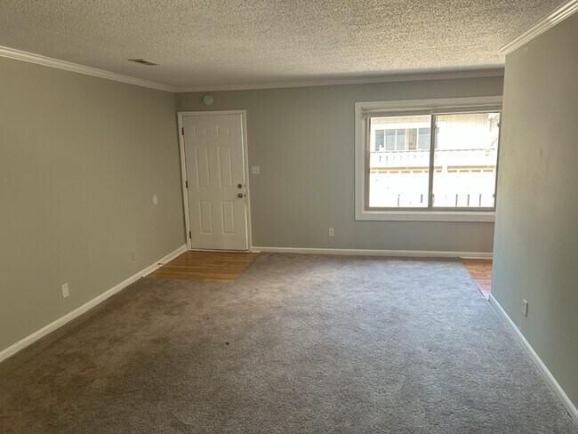 Foto del edificio - Beautiful Mountain Views | 2 Bed | 1.5 Bat...