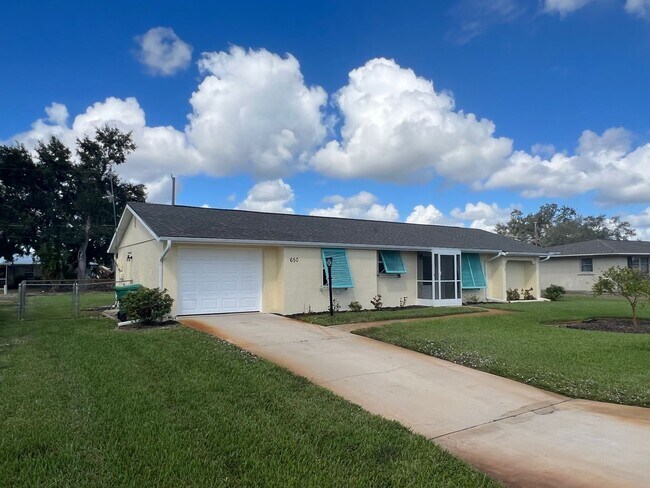 Foto del edificio - 650 Hartford Port Charlotte FL 33952