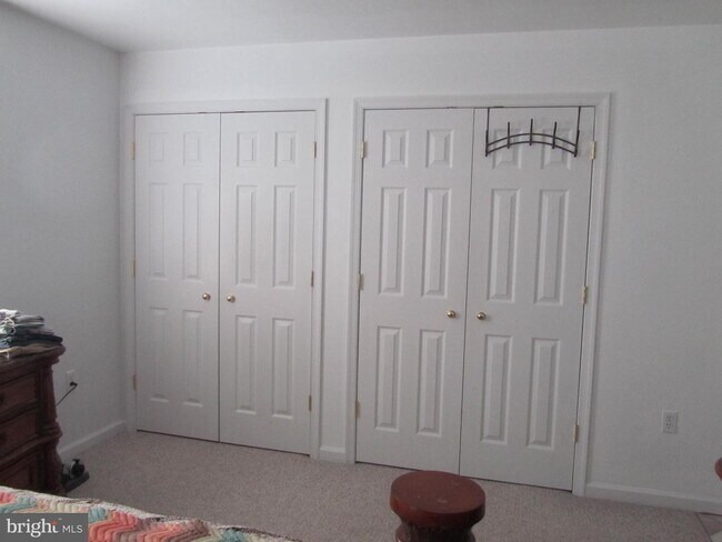 Foto del edificio - 823 Cove Point Rd