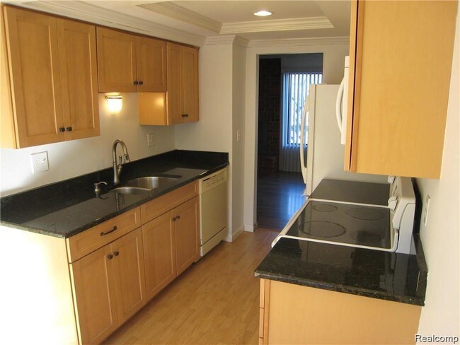 Building Photo - 756 Oakbrook Ridge Dr