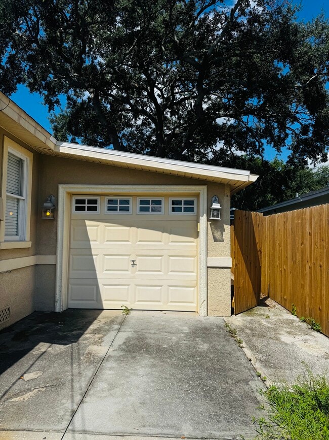 Photo - 1006 N Fremont Ave House