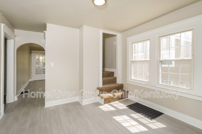 Foto del edificio - 4328 Lonsdale Ave