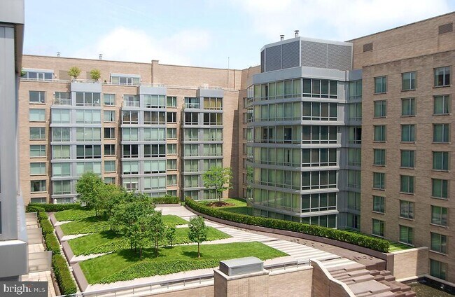 Building Photo - 1111 23rd St NW