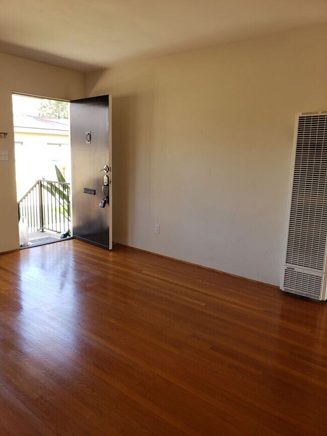 Building Photo - Kensington cottage style 1 bdrm!