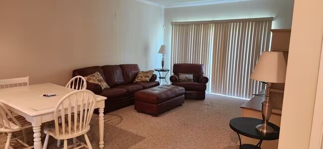 Building Photo - 508 Summerset Ct