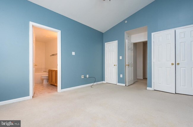 Building Photo - 8002 Coachcrest Ct