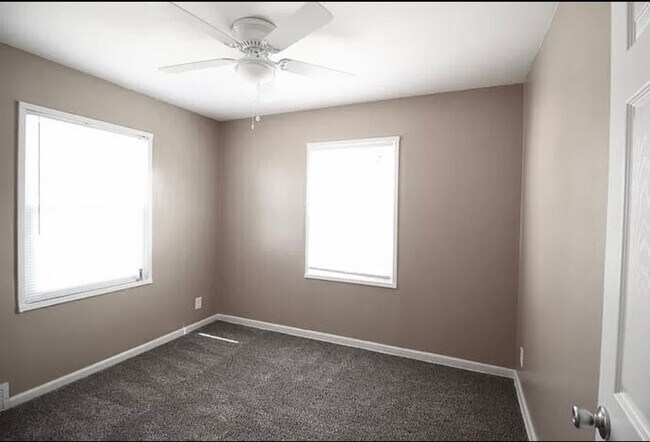Building Photo - 3 Bedroom/2 Bath Duplex For Rent! *** 1/2 ...