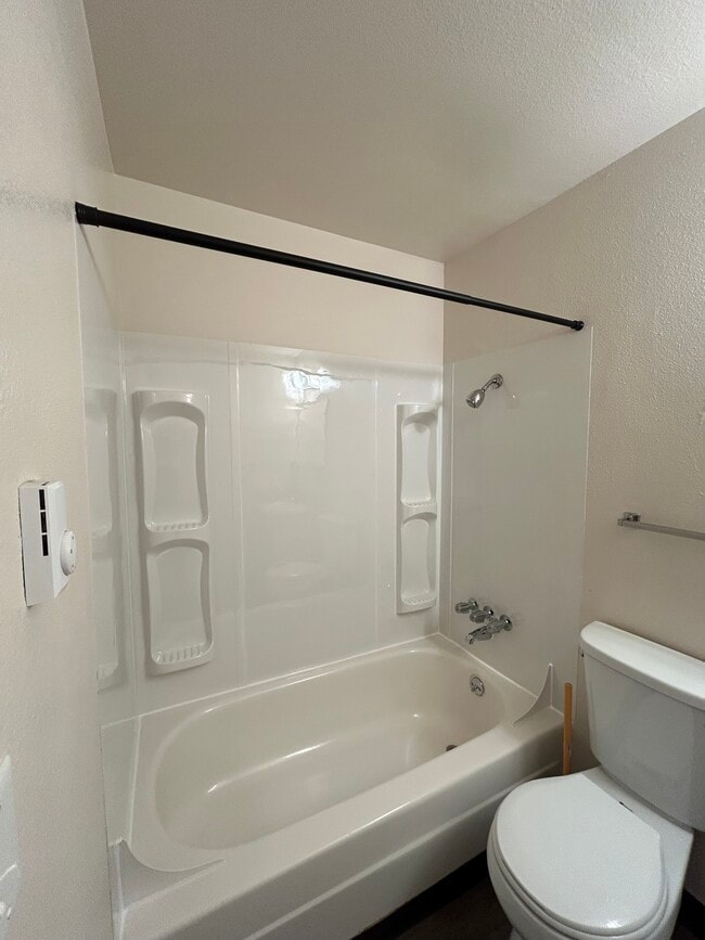 Baño - Washington Park Apartments